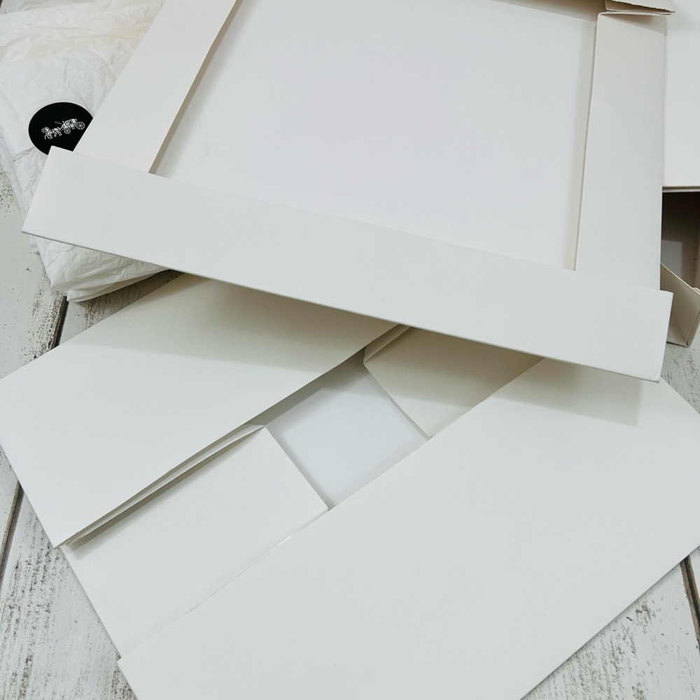 Coach White Gift Box and Tissue Paper Bundle Gift Wrap - Picture 5 of 11